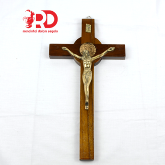 Salib Dinding Kayu Benedictus Corpus Logam Kuningan (M) 25 cm